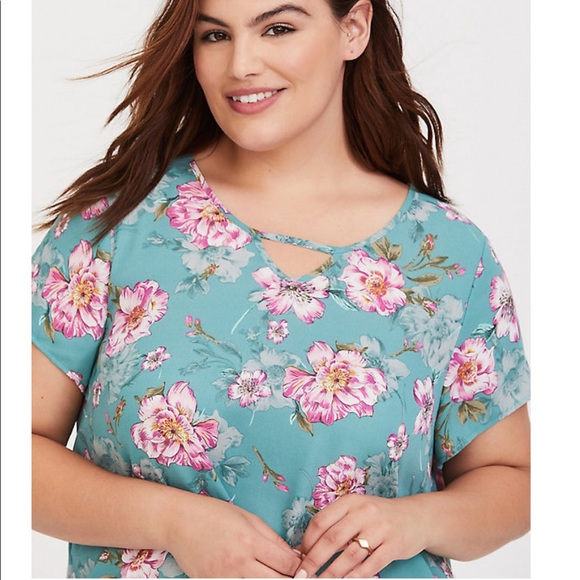 Torrid Green Floral Keyhole Georgette Blouse Top - Picture 2 of 8